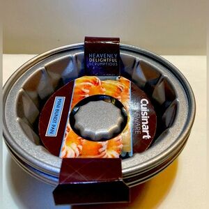CUISINART MINI BUNDT PANS SET OF FOUR NWT